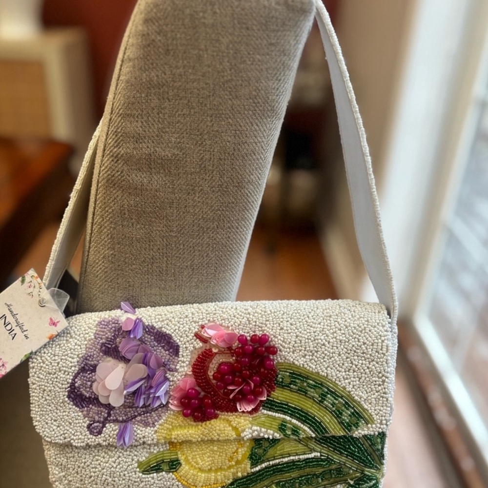 Floral/Tulip Beaded Made in India Shoulder Bag (NWT) Tiktok viral!